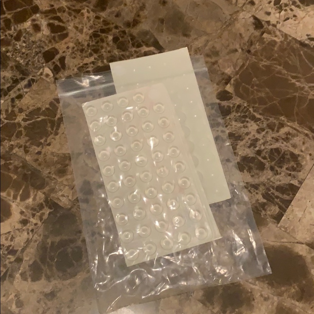 3M One sided sticky dots - clear